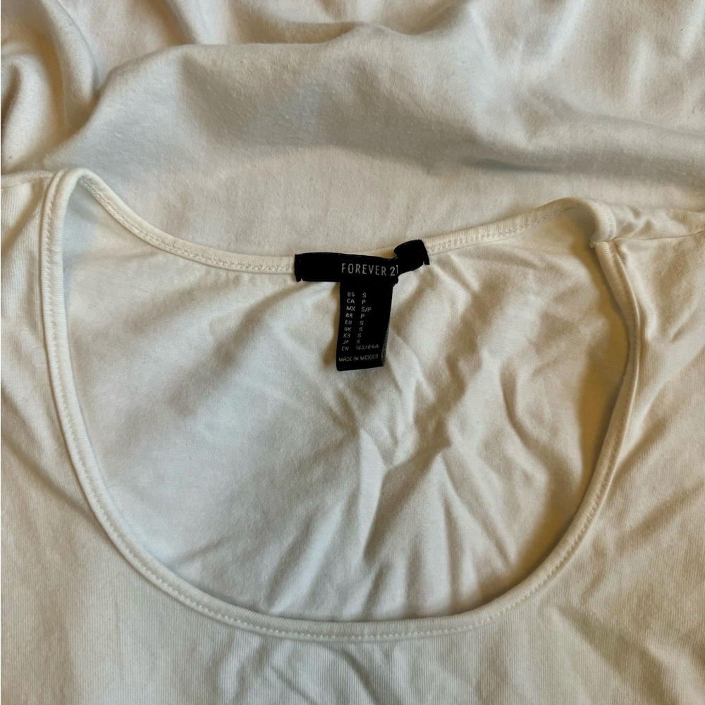 Midriff/Crop Top - Picture 2 of 3